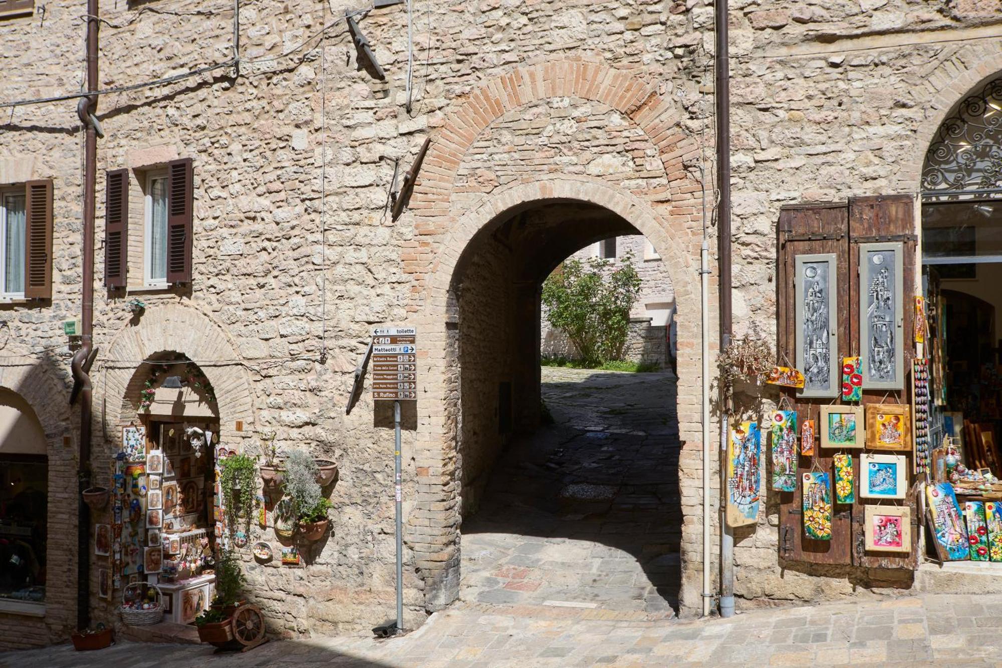 Апартаменти Il Cortile Di San Rufino Ассізі Екстер'єр фото